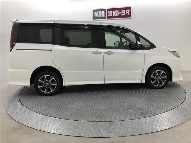 ノア Ｓｉ　ダブルバイビーＩＩ　衝突被害軽減システム　４ＷＤ　ナビ＆ＴＶ　フルエアロ　バックカメラ　ＥＴＣ　アルミホイール　両側電動スライド　乗車定員８人　オートクルーズコントロール　ＬＥＤヘッドランプ　ワンオーナー　寒冷地（8枚目）