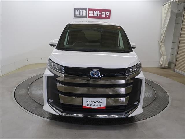 ノア ハイブリッドＳ－Ｚ　衝突被害軽減システム　４ＷＤ　ナビ＆ＴＶ　後席モニター　バックカメラ　ＥＴＣ　アルミホイール　両側電動スライド　乗車定員７人　ハイブリッド　オートクルーズコントロール　ＬＥＤヘッドランプ　１００Ｖ電源（12枚目）