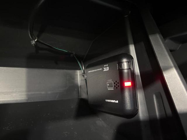 X S スマアシ SDナビ 寒冷地仕様 4WD スマートキー バックカメラ シートヒーター 禁煙車 ターボ LEDヘッドライト オートライト コーナーセンサー アイドリングストップ ETC(7枚目)