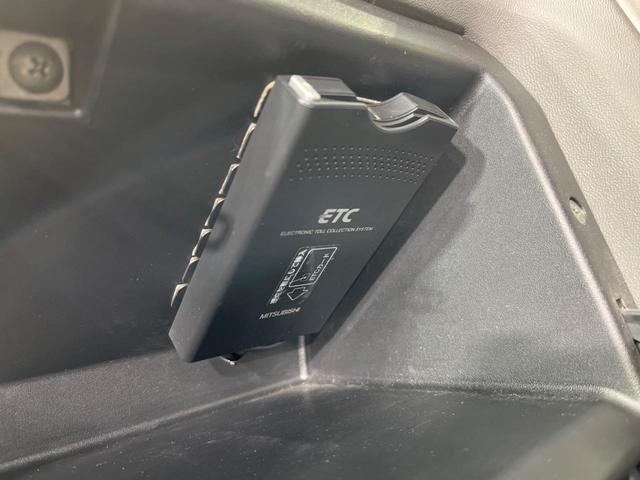 アクティブフィールドエディション 4WD 純正HDDナビ 後席フリップダウンモニター バックカメラ ハーフレザーシート パワーシート 前席シートヒーター HIDヘッド オートライト 寒冷地仕様(8枚目)