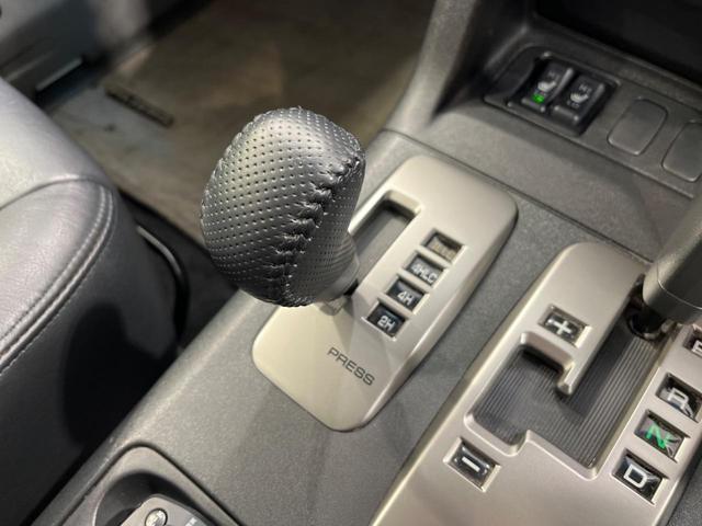 アクティブフィールドエディション 4WD 純正HDDナビ 後席フリップダウンモニター バックカメラ ハーフレザーシート パワーシート 前席シートヒーター HIDヘッド オートライト 寒冷地仕様(47枚目)