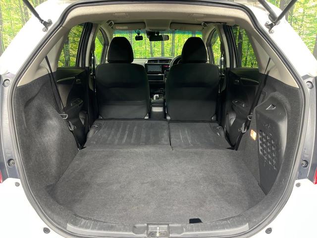 フィットハイブリッド Ｆパッケージ　４ＷＤ　メモリーナビ　バックカメラ　寒冷地仕様　シティブレーキアクティブシステム　禁煙車　ドラレコ　スマートキー　ビルトインＥＴＣ　オートエアコン　Ｂｌｕｅｔｏｏｔｈ　ＣＤ再生　盗難防止システム（11枚目）