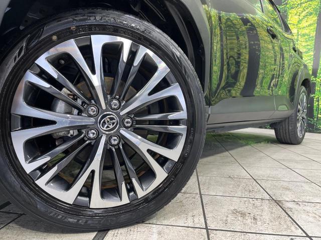 ヤリスクロス ハイブリッドＺ　４ＷＤ　純正８型ディスプレイオーディオ　バックカメラ　セーフティセンス　レーダークルーズ　禁煙車　ハーフレザーシート　ステアリングヒーター　シートヒーター　パワーシート　　スマートキー　ＬＥＤヘッド（14枚目）