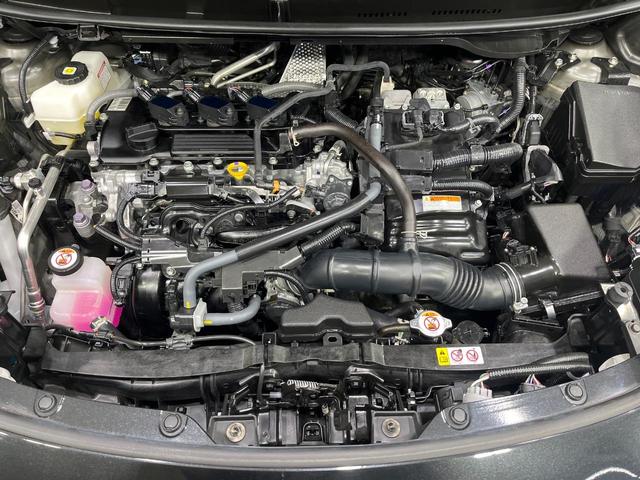 ヤリスクロス ハイブリッドＺ　４ＷＤ　純正８型ディスプレイオーディオ　バックカメラ　セーフティセンス　レーダークルーズ　禁煙車　ハーフレザーシート　ステアリングヒーター　シートヒーター　パワーシート　　スマートキー　ＬＥＤヘッド（19枚目）