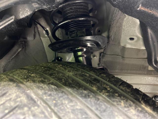 ヤリスクロス ハイブリッドＺ　４ＷＤ　純正８型ディスプレイオーディオ　バックカメラ　セーフティセンス　レーダークルーズ　禁煙車　ハーフレザーシート　ステアリングヒーター　シートヒーター　パワーシート　　スマートキー　ＬＥＤヘッド（21枚目）