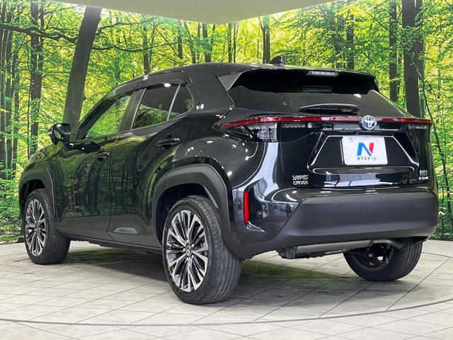 ヤリスクロス ハイブリッドＺ　４ＷＤ　純正８型ディスプレイオーディオ　バックカメラ　セーフティセンス　レーダークルーズ　禁煙車　ハーフレザーシート　ステアリングヒーター　シートヒーター　パワーシート　　スマートキー　ＬＥＤヘッド（28枚目）