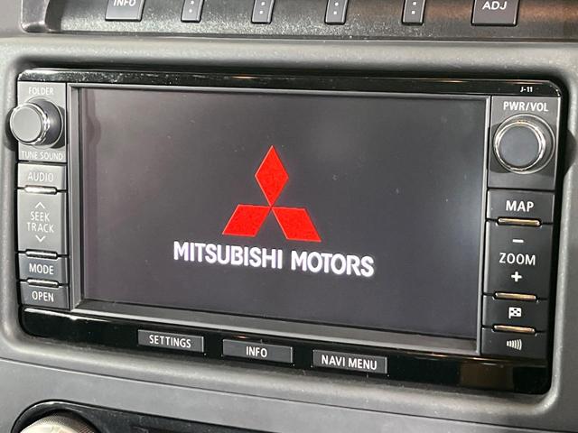 パジェロ ロング　エクシード　４ＷＤ　ターボ　７７人乗り　純正ＳＤナビ　バックカメラ　シートヒーター　ＨＩＤヘッド　ＥＴＣ　クルーズコントロール　オートエアコン　純正１７インチアルミ　Ｂｌｕｅｔｏｏｔｈ再生　ＣＤ　ＤＶＤ再生　フル（3枚目）