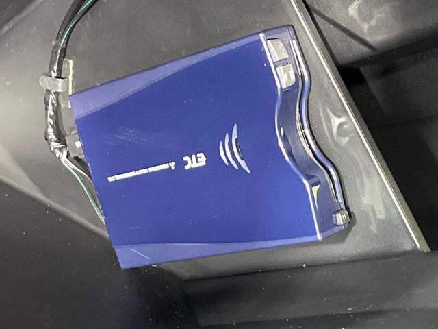 パジェロ ロング　エクシード　４ＷＤ　ターボ　７７人乗り　純正ＳＤナビ　バックカメラ　シートヒーター　ＨＩＤヘッド　ＥＴＣ　クルーズコントロール　オートエアコン　純正１７インチアルミ　Ｂｌｕｅｔｏｏｔｈ再生　ＣＤ　ＤＶＤ再生　フル（5枚目）