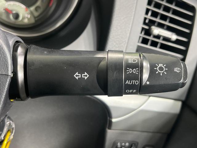 パジェロ ロング　エクシード　４ＷＤ　ターボ　７７人乗り　純正ＳＤナビ　バックカメラ　シートヒーター　ＨＩＤヘッド　ＥＴＣ　クルーズコントロール　オートエアコン　純正１７インチアルミ　Ｂｌｕｅｔｏｏｔｈ再生　ＣＤ　ＤＶＤ再生　フル（7枚目）