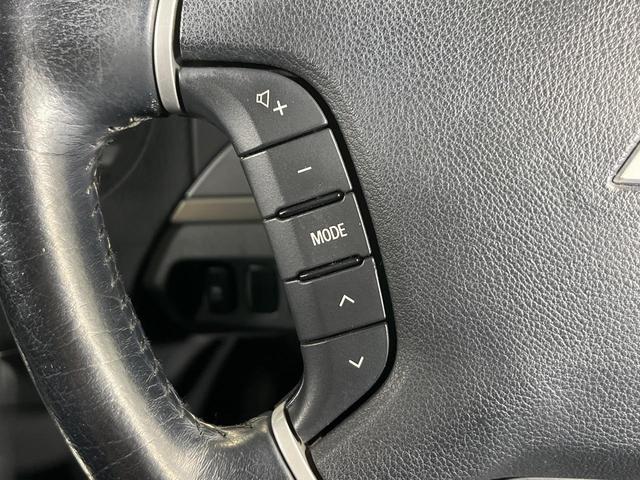 パジェロ ロング　エクシード　４ＷＤ　ターボ　７７人乗り　純正ＳＤナビ　バックカメラ　シートヒーター　ＨＩＤヘッド　ＥＴＣ　クルーズコントロール　オートエアコン　純正１７インチアルミ　Ｂｌｕｅｔｏｏｔｈ再生　ＣＤ　ＤＶＤ再生　フル（39枚目）