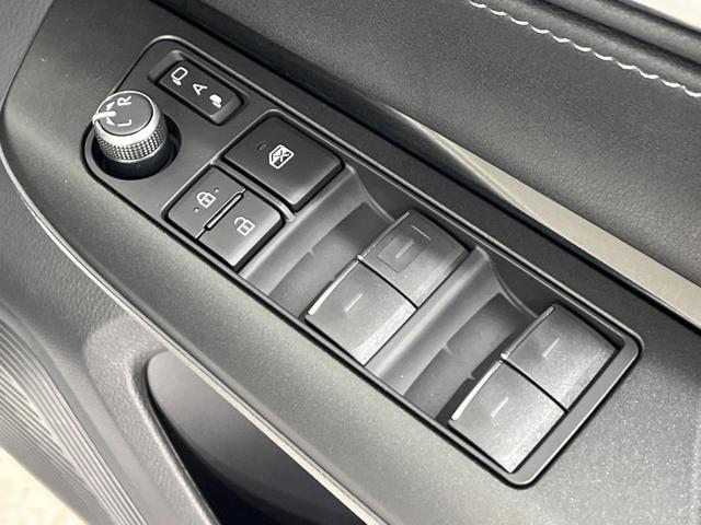 ハリアー Ｓ　４ＷＤ　純正８型ディスプレイオーディオ　バックカメラ　セーフティセンス　レーダークルーズ　禁煙車　スマートキー＆プッシュスタート　ＥＴＣ　コーナーセンサー　オートマチックハイビーム（36枚目）