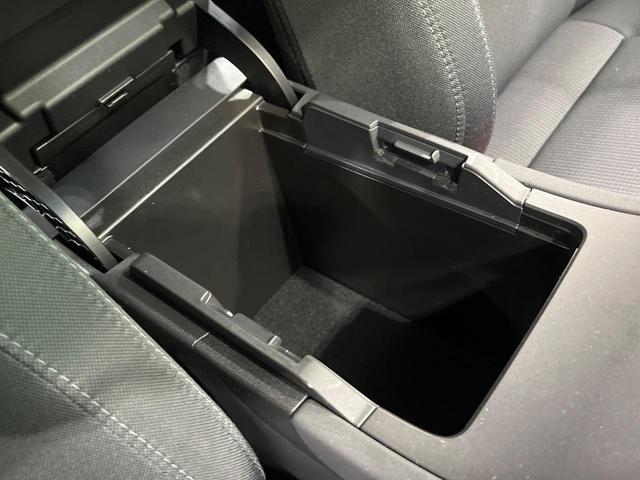 ハリアー Ｓ　４ＷＤ　純正８型ディスプレイオーディオ　バックカメラ　セーフティセンス　レーダークルーズ　禁煙車　スマートキー＆プッシュスタート　ＥＴＣ　コーナーセンサー　オートマチックハイビーム（48枚目）