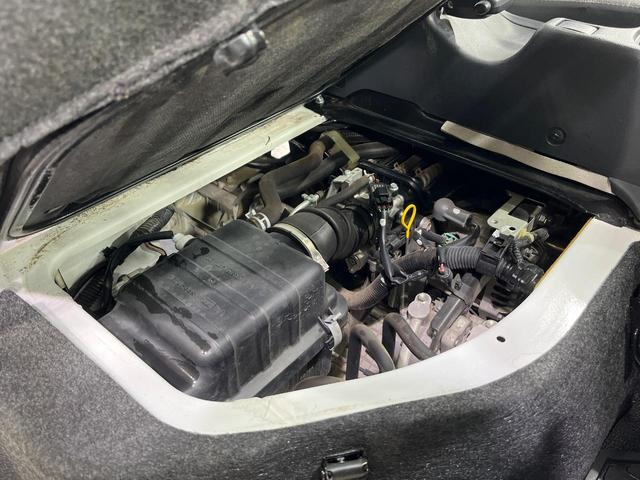 キャリイトラック ＫＣ　４ＷＤ　禁煙車　ＣＤ・ＤＶＤ再生　高低速２段階式５ＭＴ　サンバイザー（運転席／助手席）　エアバックセット（13枚目）