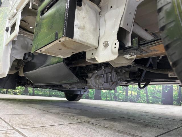 キャリイトラック ＫＣ　４ＷＤ　禁煙車　ＣＤ・ＤＶＤ再生　高低速２段階式５ＭＴ　サンバイザー（運転席／助手席）　エアバックセット（15枚目）