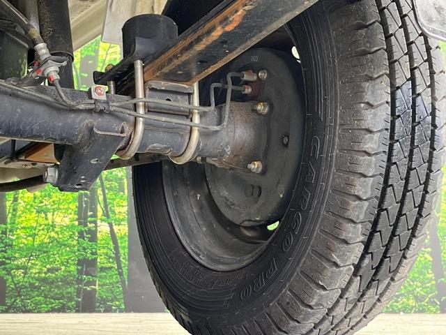 キャリイトラック ＫＣ　４ＷＤ　禁煙車　ＣＤ・ＤＶＤ再生　高低速２段階式５ＭＴ　サンバイザー（運転席／助手席）　エアバックセット（16枚目）