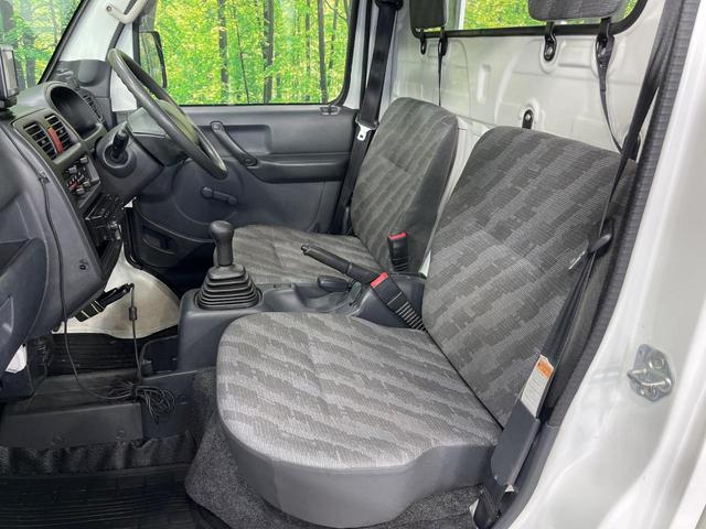 キャリイトラック ＫＣ　４ＷＤ　禁煙車　ＣＤ・ＤＶＤ再生　高低速２段階式５ＭＴ　サンバイザー（運転席／助手席）　エアバックセット（26枚目）