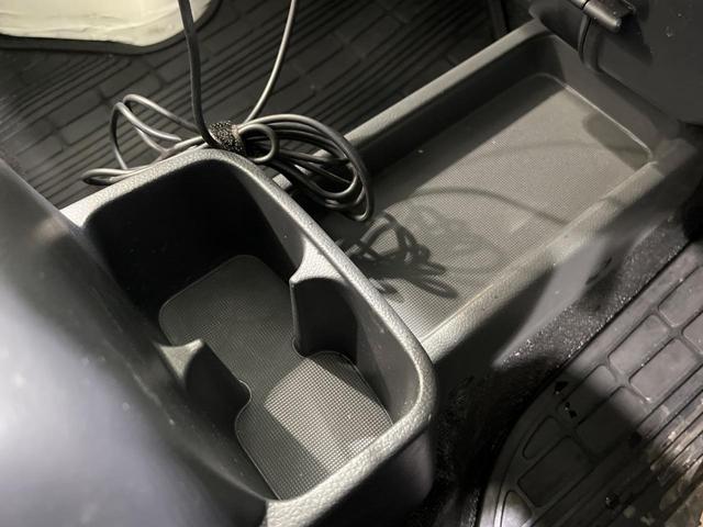 キャリイトラック ＫＣ　４ＷＤ　禁煙車　ＣＤ・ＤＶＤ再生　高低速２段階式５ＭＴ　サンバイザー（運転席／助手席）　エアバックセット（37枚目）