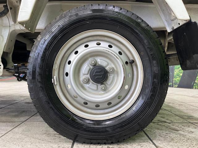 キャリイトラック ＫＣ　４ＷＤ　禁煙車　ＣＤ・ＤＶＤ再生　高低速２段階式５ＭＴ　サンバイザー（運転席／助手席）　エアバックセット（47枚目）