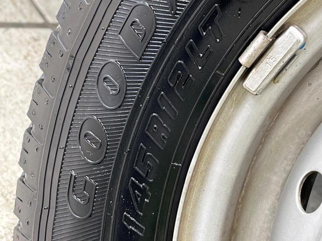キャリイトラック ＫＣ　４ＷＤ　禁煙車　ＣＤ・ＤＶＤ再生　高低速２段階式５ＭＴ　サンバイザー（運転席／助手席）　エアバックセット（48枚目）