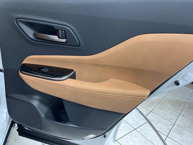 クラウンスポーツ Ｚ　４ＷＤ　パノラマルーフ　１２．３インチ純正ナビ　全周囲カメラ　禁煙車　プリクラッシュセーフティ　レーダークルーズコントロール　シートベンチレーション　寒冷地仕様　ＥＴＣ　パワーシート　パワーバックドア（39枚目）