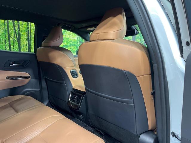 クラウンスポーツ Ｚ　４ＷＤ　パノラマルーフ　１２．３インチ純正ナビ　全周囲カメラ　禁煙車　プリクラッシュセーフティ　レーダークルーズコントロール　シートベンチレーション　寒冷地仕様　ＥＴＣ　パワーシート　パワーバックドア（40枚目）