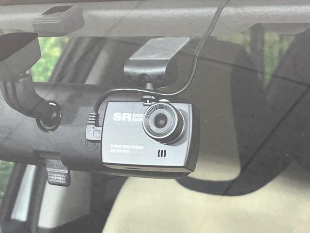 ヴィッツ Ｆ　４ＷＤ　ＳＤナビ　バックカメラ　禁煙車　寒冷地仕様　ドライブレコーダー　ＥＴＣ　スマートキー　ＨＩＤヘッドランプ　オートライト　プライバシーガラス　電動格納ミラー　Ｂｌｕｅｔｏｏｔｈ接続（6枚目）