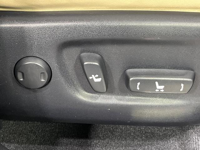 ハリアー エレガンス　４ＷＤ　純正ＳＤナビ　バックカメラ　寒冷地仕様　禁煙車　レザーシート　パワーシート　スマートキー　ＬＥＤヘッド　オートライト　デュアルエアコン　純正１７インチアルミ　Ｂｌｕｅｔｏｏｔｈ　ＣＤ（5枚目）