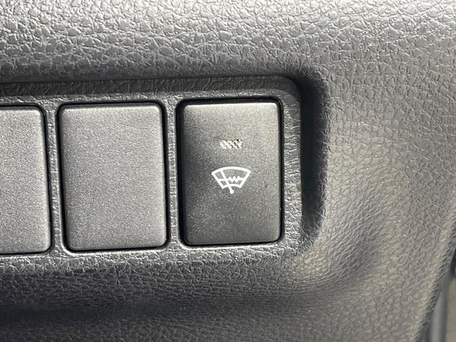 ハリアー エレガンス　４ＷＤ　純正ＳＤナビ　バックカメラ　寒冷地仕様　禁煙車　レザーシート　パワーシート　スマートキー　ＬＥＤヘッド　オートライト　デュアルエアコン　純正１７インチアルミ　Ｂｌｕｅｔｏｏｔｈ　ＣＤ（6枚目）