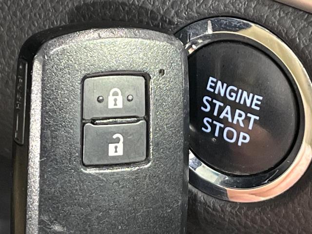 ハリアー エレガンス　４ＷＤ　純正ＳＤナビ　バックカメラ　寒冷地仕様　禁煙車　レザーシート　パワーシート　スマートキー　ＬＥＤヘッド　オートライト　デュアルエアコン　純正１７インチアルミ　Ｂｌｕｅｔｏｏｔｈ　ＣＤ（7枚目）