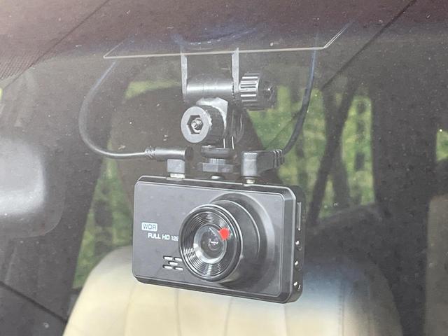 ハリアー エレガンス　４ＷＤ　純正ＳＤナビ　バックカメラ　寒冷地仕様　禁煙車　レザーシート　パワーシート　スマートキー　ＬＥＤヘッド　オートライト　デュアルエアコン　純正１７インチアルミ　Ｂｌｕｅｔｏｏｔｈ　ＣＤ（8枚目）