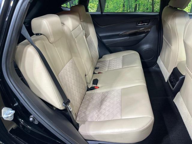 ハリアー エレガンス　４ＷＤ　純正ＳＤナビ　バックカメラ　寒冷地仕様　禁煙車　レザーシート　パワーシート　スマートキー　ＬＥＤヘッド　オートライト　デュアルエアコン　純正１７インチアルミ　Ｂｌｕｅｔｏｏｔｈ　ＣＤ（10枚目）