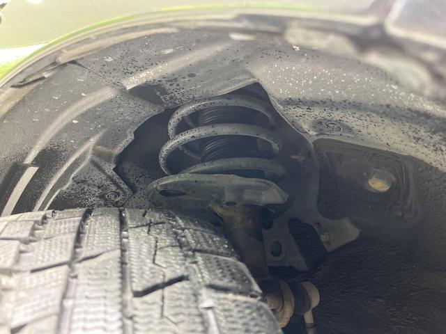 ハリアー エレガンス　４ＷＤ　純正ＳＤナビ　バックカメラ　寒冷地仕様　禁煙車　レザーシート　パワーシート　スマートキー　ＬＥＤヘッド　オートライト　デュアルエアコン　純正１７インチアルミ　Ｂｌｕｅｔｏｏｔｈ　ＣＤ（24枚目）