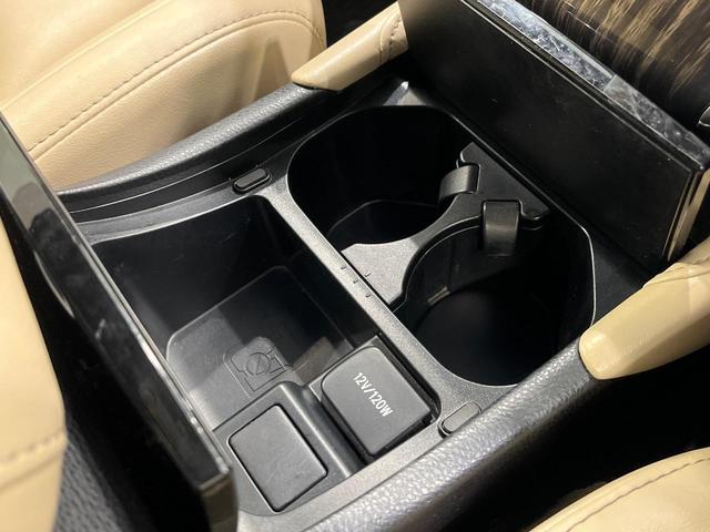 ハリアー エレガンス　４ＷＤ　純正ＳＤナビ　バックカメラ　寒冷地仕様　禁煙車　レザーシート　パワーシート　スマートキー　ＬＥＤヘッド　オートライト　デュアルエアコン　純正１７インチアルミ　Ｂｌｕｅｔｏｏｔｈ　ＣＤ（39枚目）