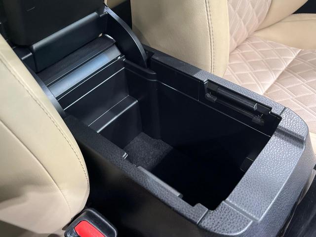 ハリアー エレガンス　４ＷＤ　純正ＳＤナビ　バックカメラ　寒冷地仕様　禁煙車　レザーシート　パワーシート　スマートキー　ＬＥＤヘッド　オートライト　デュアルエアコン　純正１７インチアルミ　Ｂｌｕｅｔｏｏｔｈ　ＣＤ（45枚目）