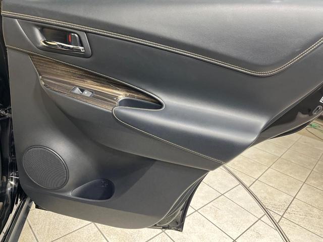 ハリアー エレガンス　４ＷＤ　純正ＳＤナビ　バックカメラ　寒冷地仕様　禁煙車　レザーシート　パワーシート　スマートキー　ＬＥＤヘッド　オートライト　デュアルエアコン　純正１７インチアルミ　Ｂｌｕｅｔｏｏｔｈ　ＣＤ（47枚目）