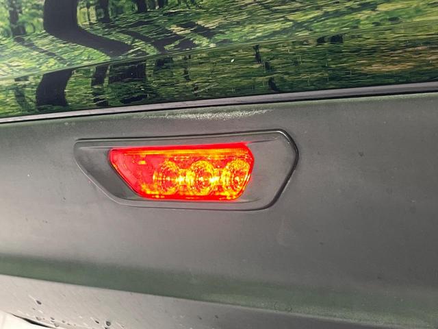 ハリアー エレガンス　４ＷＤ　純正ＳＤナビ　バックカメラ　寒冷地仕様　禁煙車　レザーシート　パワーシート　スマートキー　ＬＥＤヘッド　オートライト　デュアルエアコン　純正１７インチアルミ　Ｂｌｕｅｔｏｏｔｈ　ＣＤ（55枚目）