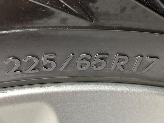 ハリアー エレガンス　４ＷＤ　純正ＳＤナビ　バックカメラ　寒冷地仕様　禁煙車　レザーシート　パワーシート　スマートキー　ＬＥＤヘッド　オートライト　デュアルエアコン　純正１７インチアルミ　Ｂｌｕｅｔｏｏｔｈ　ＣＤ（56枚目）