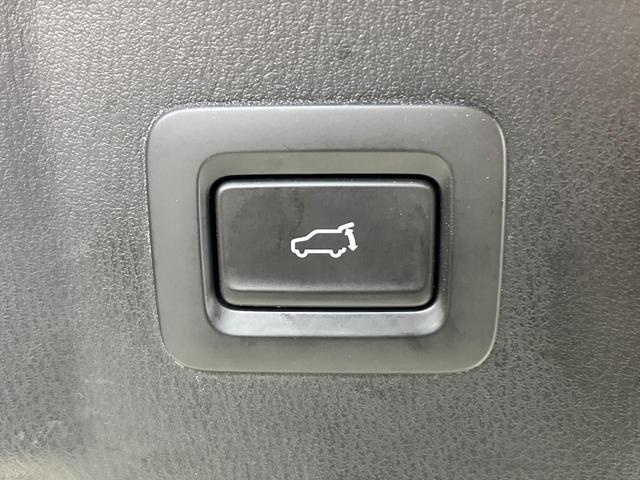 CX-8 XD エクスクルーシブモード 4WD サンルーフ マツダコネクトナビ 全周囲カメラ BOSEサウンド ディーゼルターボ 禁煙車 パワーバックドア 本革シート シートヒーター パワーシート スマートキー LEDヘッド ETC(7枚目)