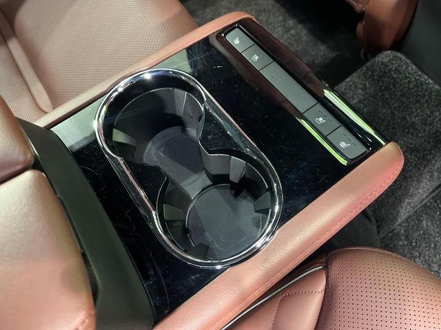 CX-8 XD エクスクルーシブモード 4WD サンルーフ マツダコネクトナビ 全周囲カメラ BOSEサウンド ディーゼルターボ 禁煙車 パワーバックドア 本革シート シートヒーター パワーシート スマートキー LEDヘッド ETC(44枚目)