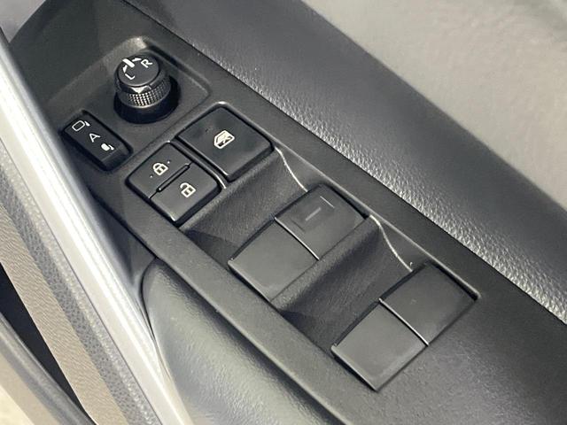 カローラクロス ハイブリッド Z 4WD パノラマルーフ 純正10.5インチナビ 全方位カメラ アドバンストパーク ブラインドスポットモニター 寒冷地仕様 セーフティセンス シートヒーター ステアリングヒーター 禁煙車(37枚目)