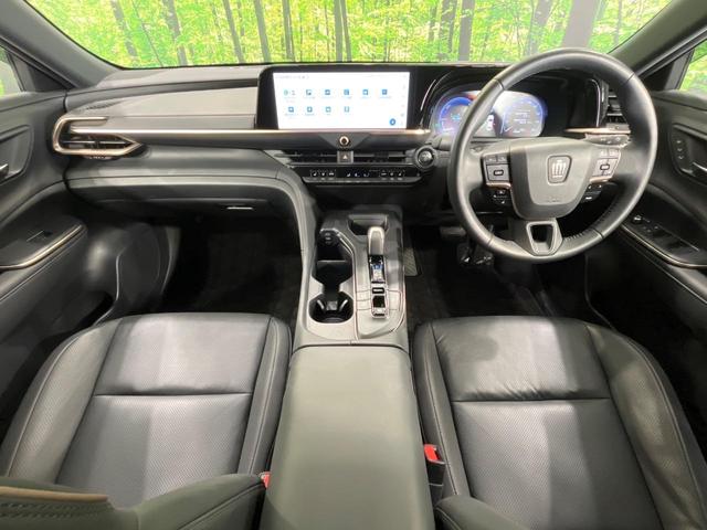 クラウンクロスオーバー Ｇアドバンスド・レザーパッケージ　４ＷＤ　純正１２．３型ナビ　全方位カメラ　セーフティセンス　シートヒーター　シートベンチレーション　メモリー機能付パワーシート　パワーバックドア　ＥＴＣ２．０　黒革シート　ＬＥＤヘッド　禁煙車（2枚目）