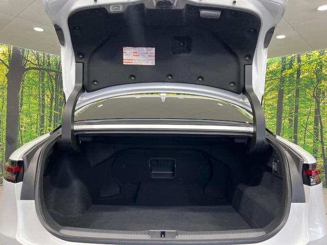 クラウンクロスオーバー Ｇアドバンスド・レザーパッケージ　４ＷＤ　純正１２．３型ナビ　全方位カメラ　セーフティセンス　シートヒーター　シートベンチレーション　メモリー機能付パワーシート　パワーバックドア　ＥＴＣ２．０　黒革シート　ＬＥＤヘッド　禁煙車（12枚目）