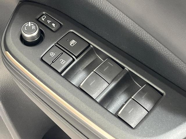 クラウンクロスオーバー Ｇアドバンスド・レザーパッケージ　４ＷＤ　純正１２．３型ナビ　全方位カメラ　セーフティセンス　シートヒーター　シートベンチレーション　メモリー機能付パワーシート　パワーバックドア　ＥＴＣ２．０　黒革シート　ＬＥＤヘッド　禁煙車（30枚目）