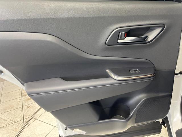 クラウンクロスオーバー Ｇアドバンスド・レザーパッケージ　４ＷＤ　純正１２．３型ナビ　全方位カメラ　セーフティセンス　シートヒーター　シートベンチレーション　メモリー機能付パワーシート　パワーバックドア　ＥＴＣ２．０　黒革シート　ＬＥＤヘッド　禁煙車（31枚目）