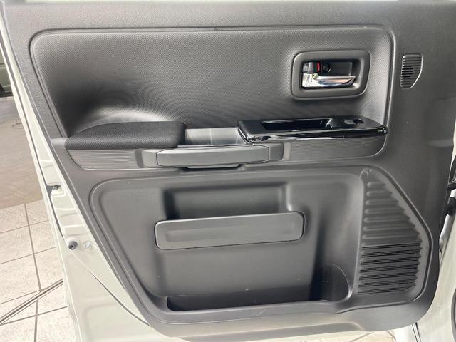 スペーシアカスタム ハイブリッドＸＳターボ　４ＷＤ　８インチナビ　両側電動スライドドア　全方位カメラ　セーフティサポート　アダプティブクルーズ　シートヒーター　ＬＥＤヘッド　ドライブレコーダー　ＥＴＣ　Ｂｌｕｅｔｏｏｔｈ再生　禁煙車（58枚目）