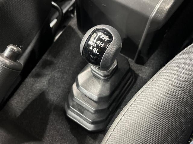 ジムニー XL 4WD ターボ 禁煙車 シートヒーター Bluetooth再生 スマートキー オートライト オートエアコン アイドリングストップ 電動格納ミラー パワーステアリング(3枚目)