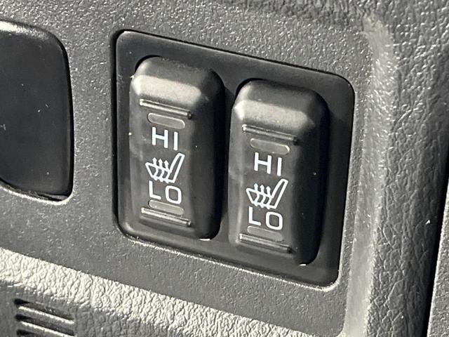 パジェロ ロング　エクシード　４ＷＤ　ディーゼルターボ　９インチナビ　バックカメラ　ロックフォードサウンドシステム　シートヒーター　７人乗り　ドライブレコーダー　ＥＴＣ　ＨＩＤヘッド　Ｂｌｕｅｔｏｏｔｈ再生　禁煙車（6枚目）