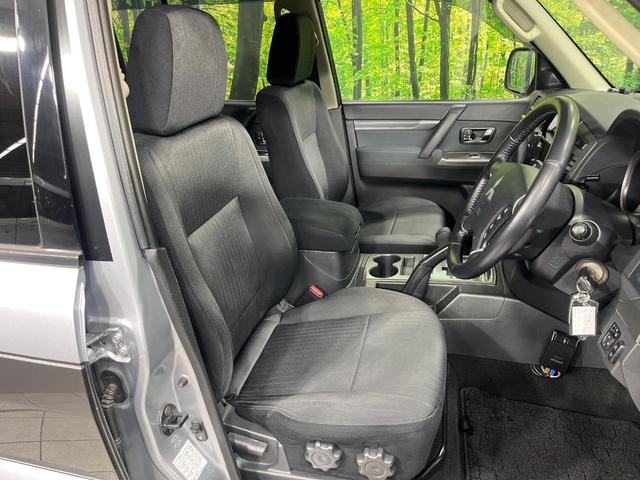 パジェロ ロング　エクシード　４ＷＤ　ディーゼルターボ　９インチナビ　バックカメラ　ロックフォードサウンドシステム　シートヒーター　７人乗り　ドライブレコーダー　ＥＴＣ　ＨＩＤヘッド　Ｂｌｕｅｔｏｏｔｈ再生　禁煙車（9枚目）