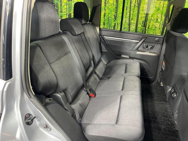 パジェロ ロング　エクシード　４ＷＤ　ディーゼルターボ　９インチナビ　バックカメラ　ロックフォードサウンドシステム　シートヒーター　７人乗り　ドライブレコーダー　ＥＴＣ　ＨＩＤヘッド　Ｂｌｕｅｔｏｏｔｈ再生　禁煙車（10枚目）