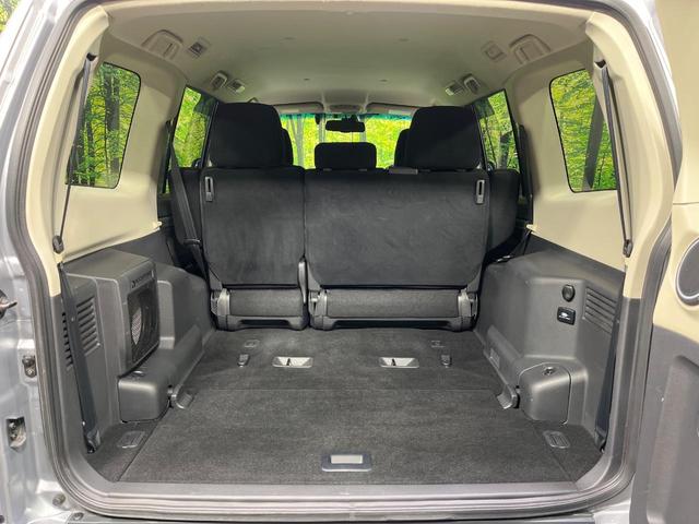 パジェロ ロング　エクシード　４ＷＤ　ディーゼルターボ　９インチナビ　バックカメラ　ロックフォードサウンドシステム　シートヒーター　７人乗り　ドライブレコーダー　ＥＴＣ　ＨＩＤヘッド　Ｂｌｕｅｔｏｏｔｈ再生　禁煙車（12枚目）